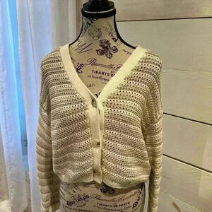 Jessica Simpson cropped cardigan sweater, size medium, EUC, cream, buttons.